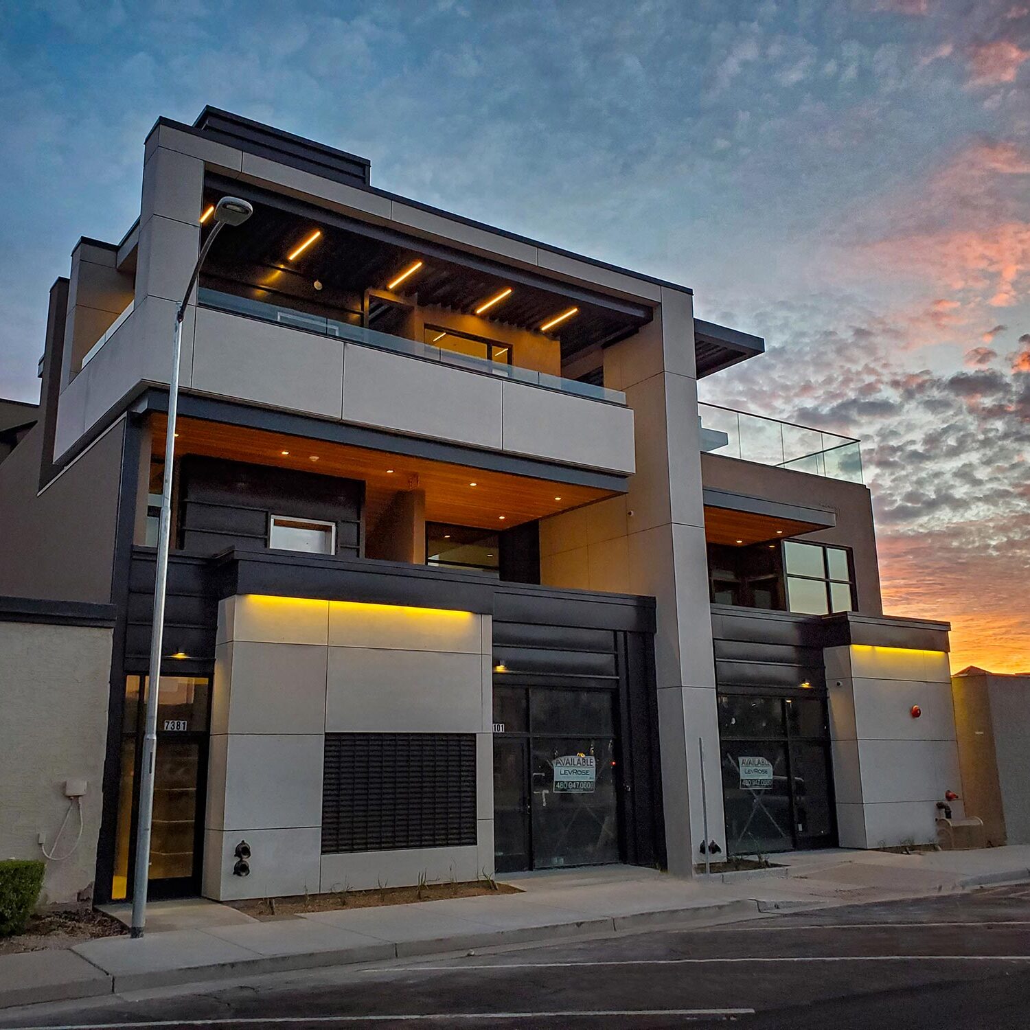 RR Aline Bidtracer Front Two Twilight